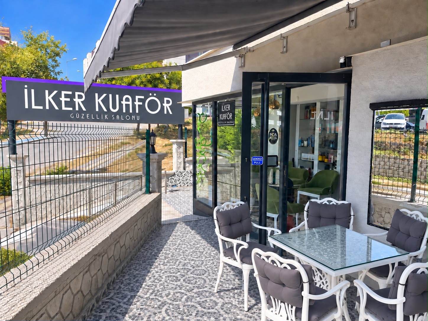 İlker Kuaför Güzellik Salonu'nun Nilüfer Balat'taki cephesi